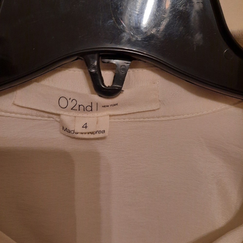 Woman's O'2nd button down blouse sz small - Picture 2 of 4